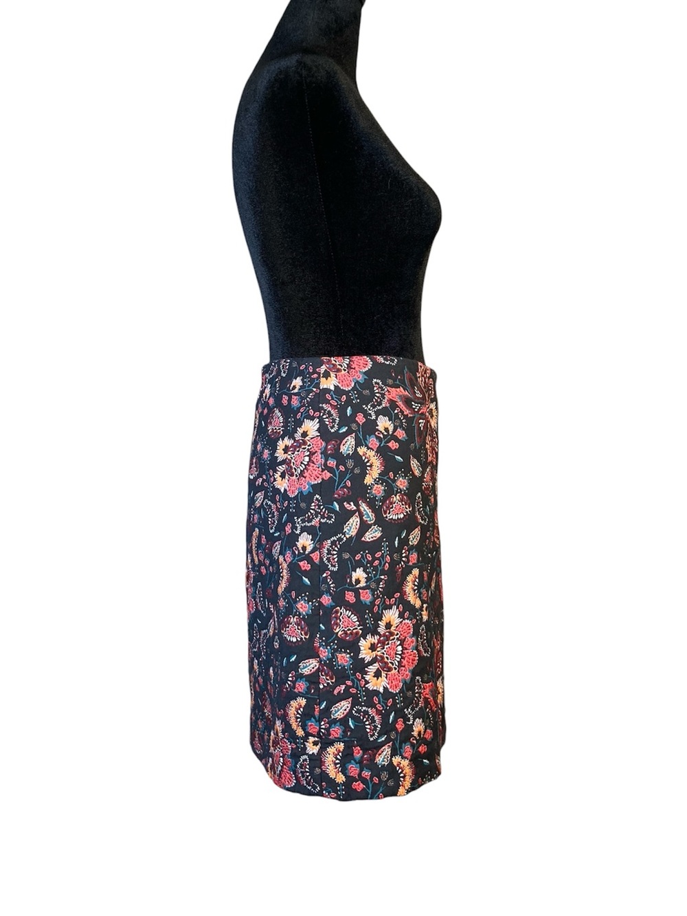 LOFT Pencil Skirt Black with Pink & Red Embroidered   Floral Size 0P - Picture 4 of 9